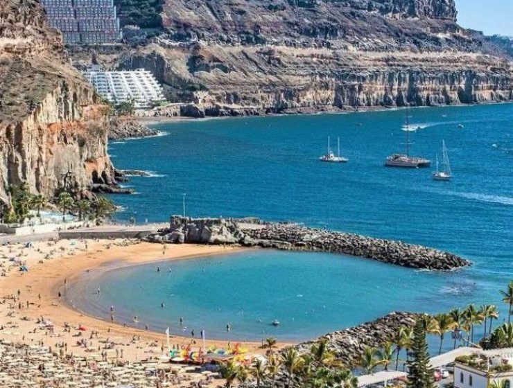 Villa Artemio in Los Cristianos, Tenerife – 4 bedrooms Seafront