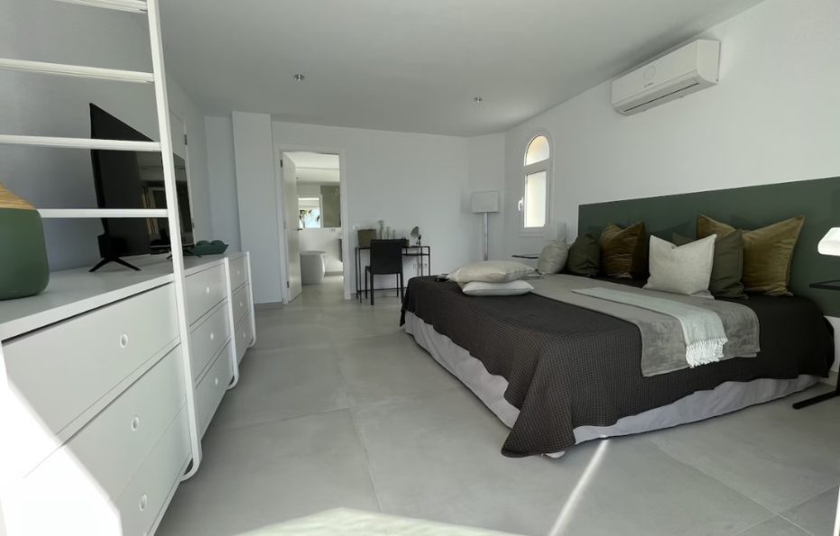 Villa Artemio in Los Cristianos, Tenerife – 4 bedrooms Seafront