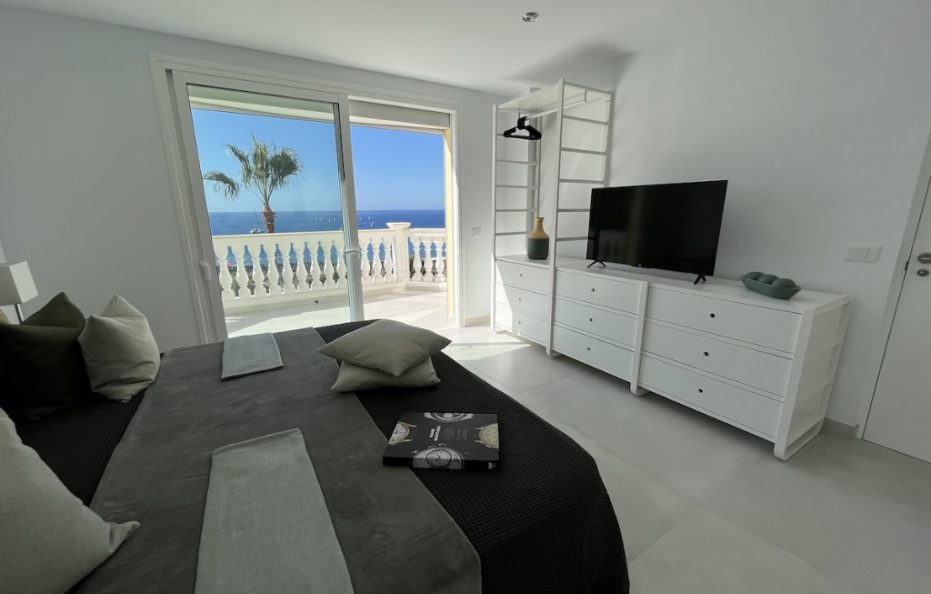 Villa Artemio in Los Cristianos, Tenerife – 4 bedrooms Seafront