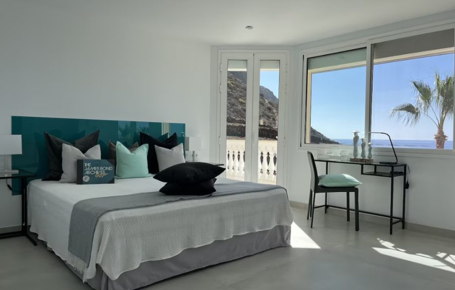 Villa Artemio in Los Cristianos, Tenerife – 4 bedrooms Seafront