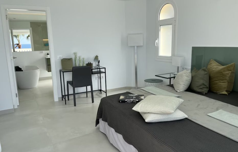 Villa Artemio in Los Cristianos, Tenerife – 4 bedrooms Seafront