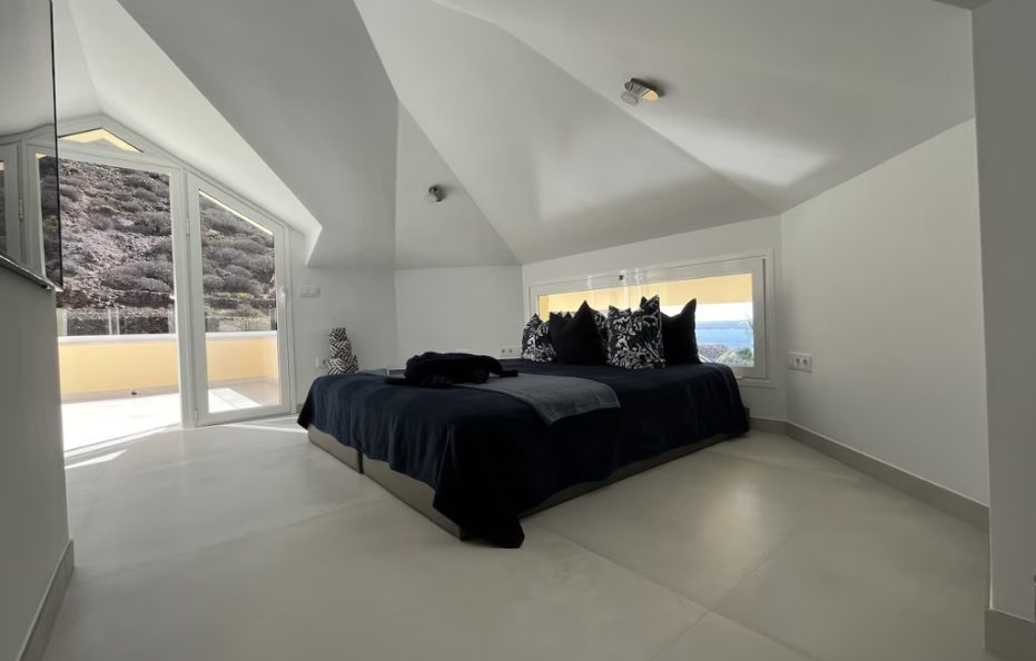 Villa Artemio in Los Cristianos, Tenerife – 4 bedrooms Seafront