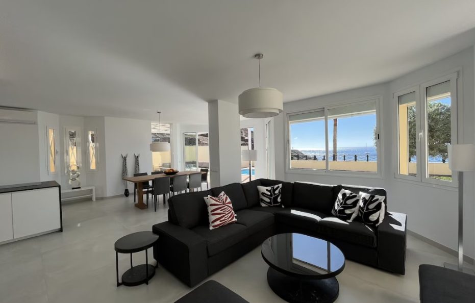 Villa Artemio in Los Cristianos, Tenerife – 4 bedrooms Seafront