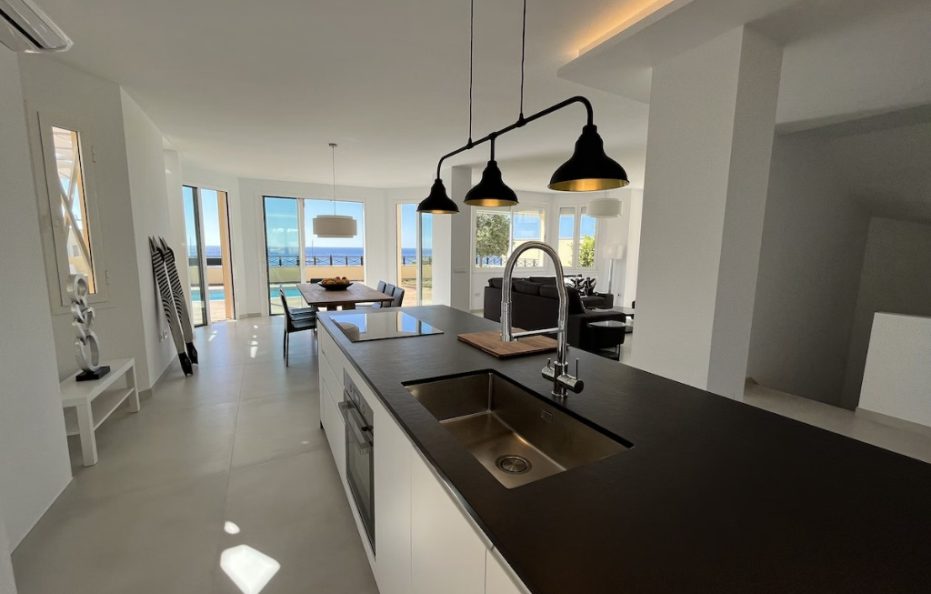 Villa Artemio in Los Cristianos, Tenerife – 4 bedrooms Seafront