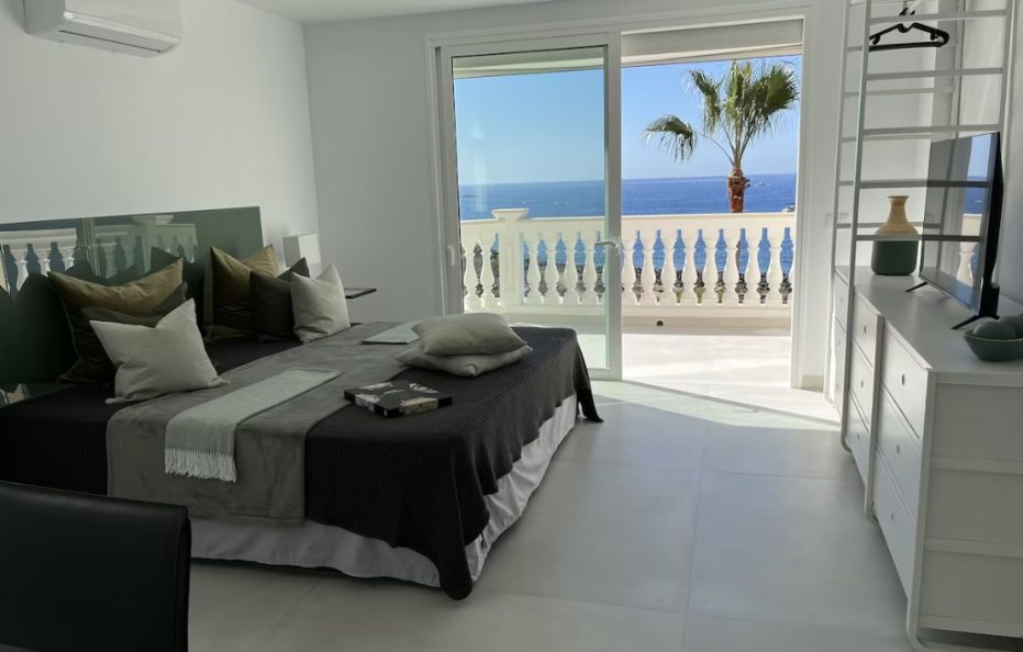 Villa Artemio in Los Cristianos, Tenerife – 4 bedrooms Seafront