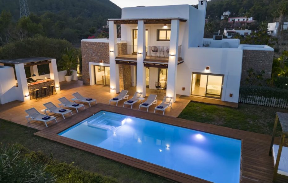 Villa Oasisina, Ibiza – Modern Oasis with Pool and Views