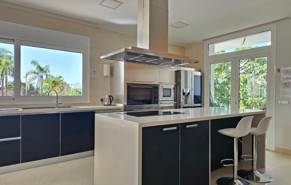 Villa Aura Prive, Costa Adeje – Heated Pool and Luxury Interiors