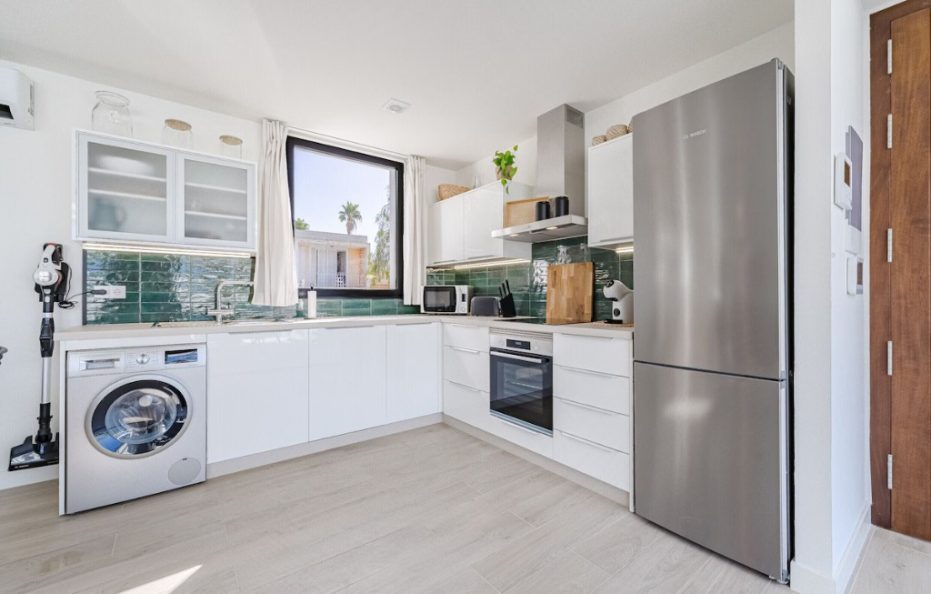 Villa Solaris, Playa de las Americas – Heated Pool and Sea View