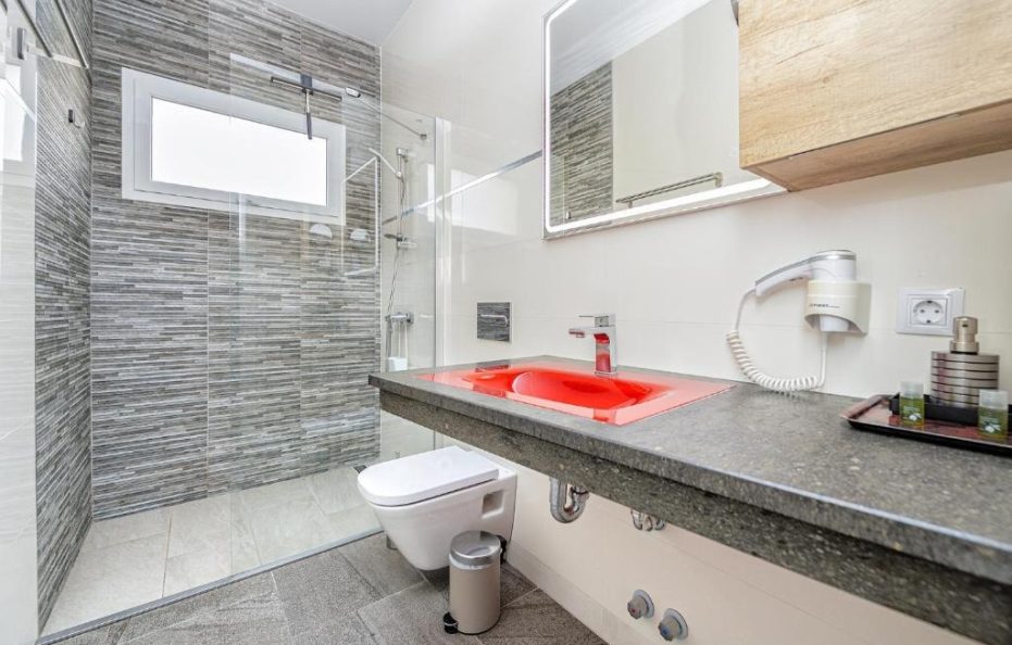 Villa Salazar – Modern 4-Bed Retreat with Stunning Views in Maspalomas