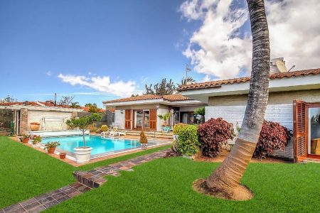 Villa Monteara – Elegant 4-Bedroom Retreat with Pool in Maspalomas