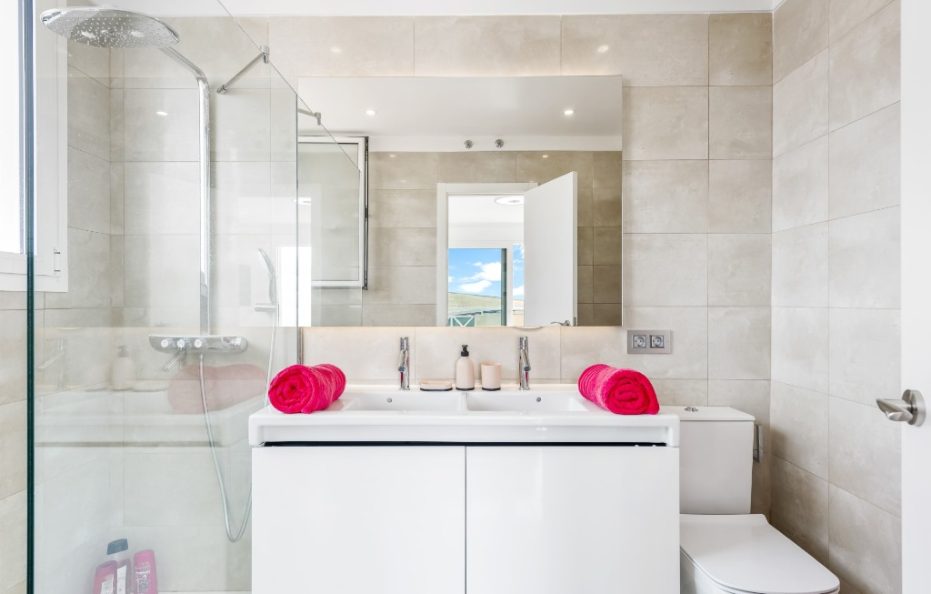 Villa Sol Alegria in Costa Adeje with Heated Pool and Roof Terrace