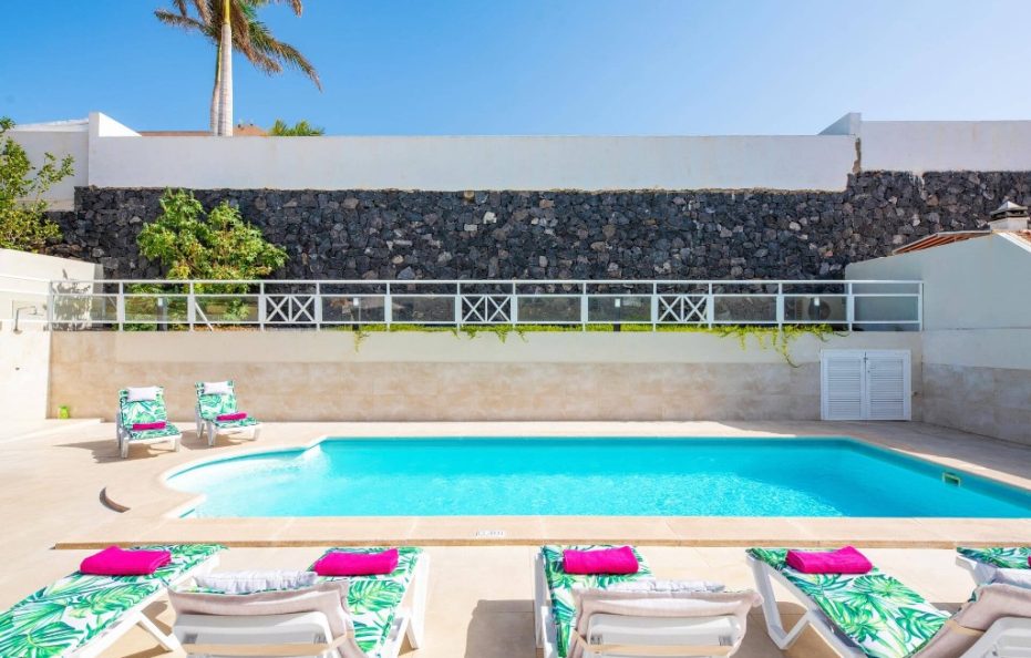 Villa Sol Alegria in Costa Adeje with Heated Pool and Roof Terrace