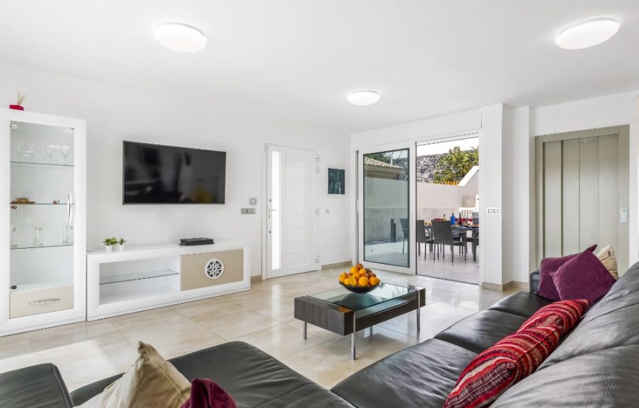 Villa Sol Alegria in Costa Adeje with Heated Pool and Roof Terrace