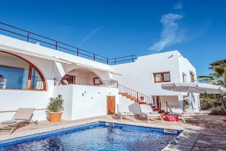 Villa Trinidadia – Luxurious 4 Bedroom with Pool in Can Besso, Ibiza