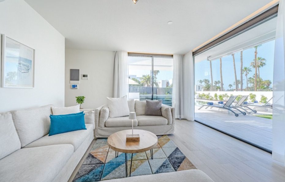 Villa Solaris, Playa de las Americas – Heated Pool and Sea View