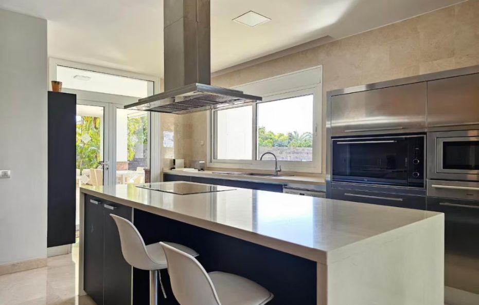 Villa Aura Prive, Costa Adeje – Heated Pool and Luxury Interiors