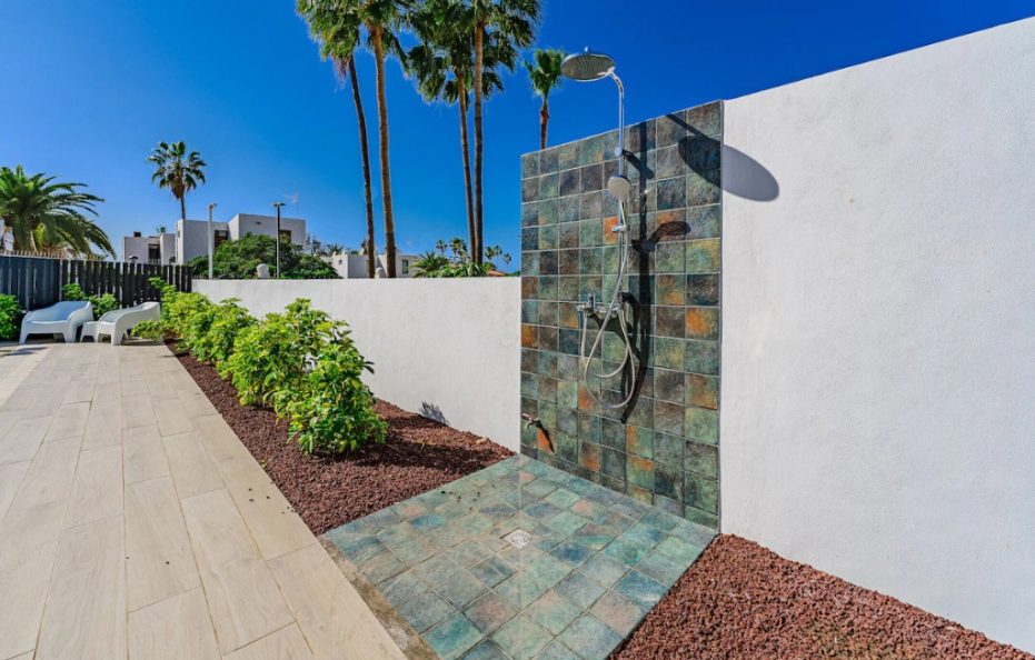 Villa Solaris, Playa de las Americas – Heated Pool and Sea View