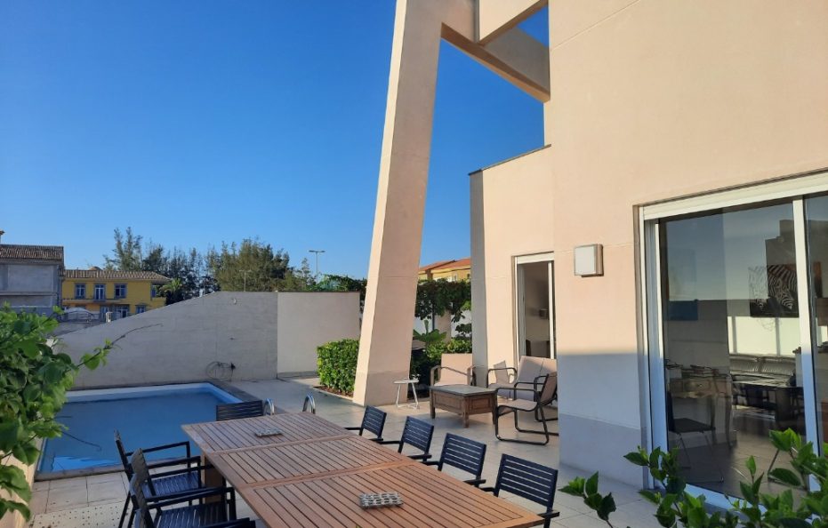 Villa Salazar – Modern 4-Bed Retreat with Stunning Views in Maspalomas