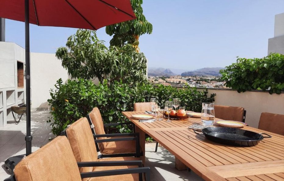 Villa Salazar – Modern 4-Bed Retreat with Stunning Views in Maspalomas