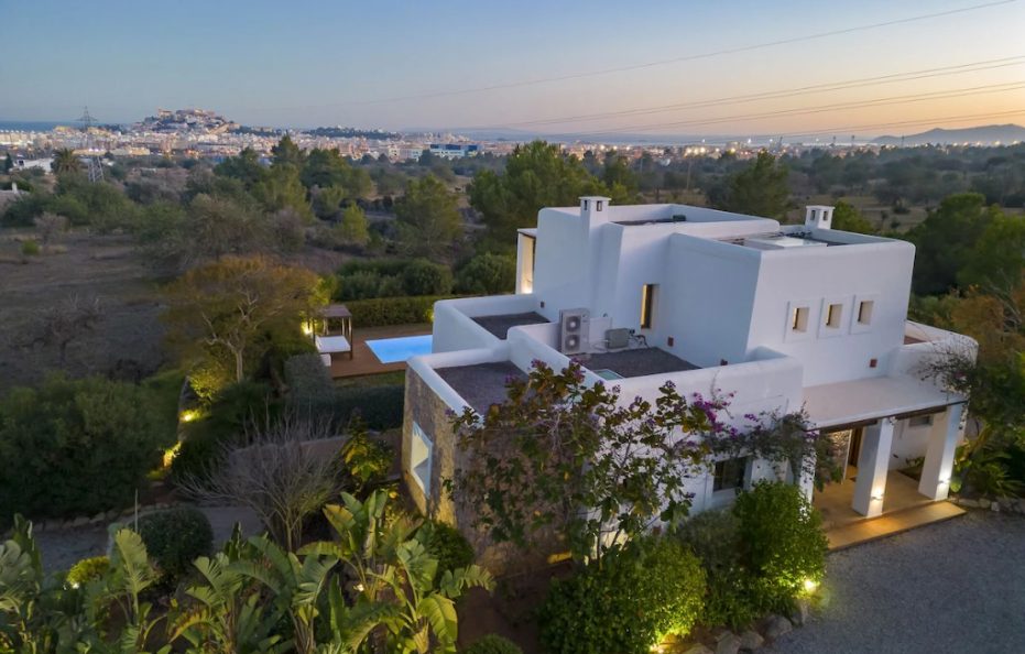 Villa Oasisina, Ibiza – Modern Oasis with Pool and Views