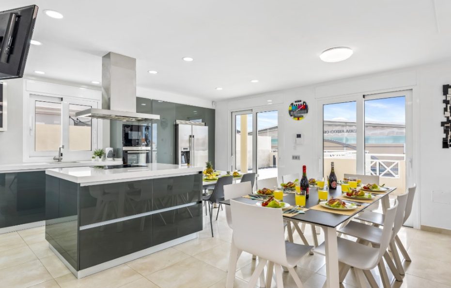 Villa Sol Alegria in Costa Adeje with Heated Pool and Roof Terrace