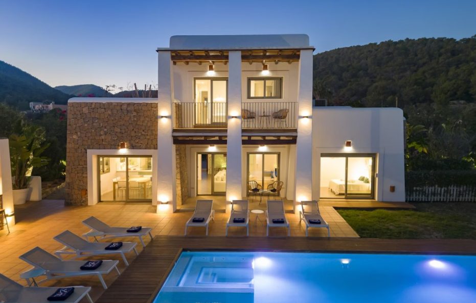 Villa Oasisina, Ibiza – Modern Oasis with Pool and Views