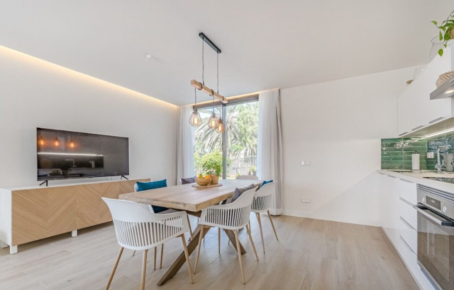 Villa Solaris, Playa de las Americas – Heated Pool and Sea View