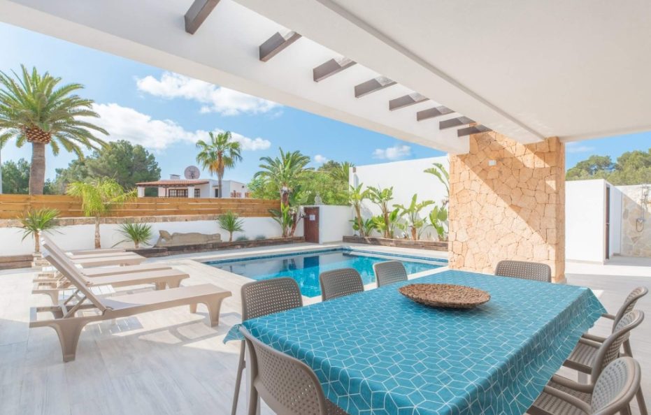 Casa Mar Serena, San Antonio Bay – Modern Pool Villa Near the Sea