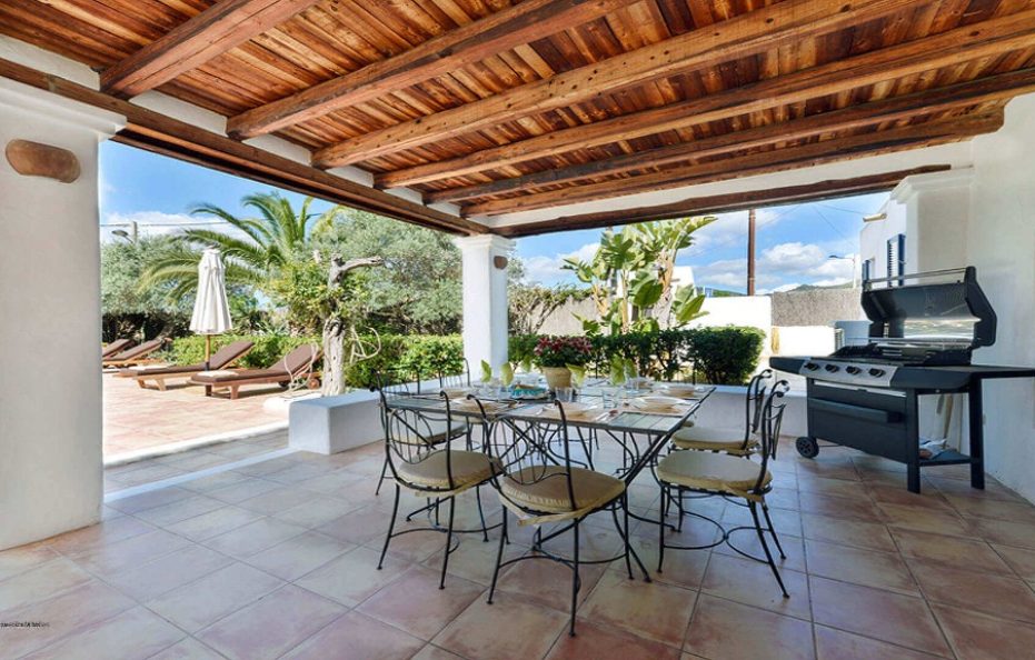 Villa Azulon – Luxury Retreat 400m from Playa den Bossa, Ibiza