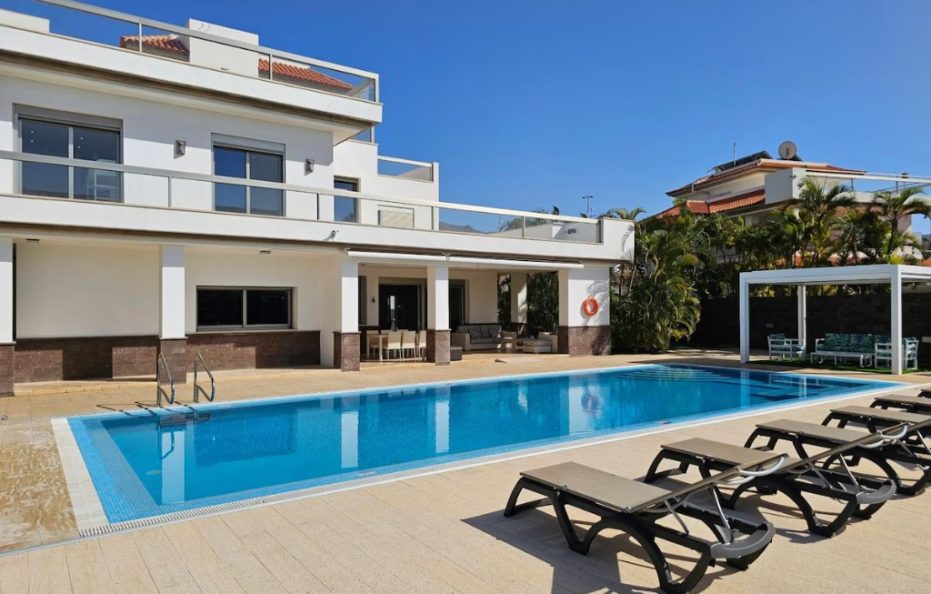 Villa Aura Prive, Costa Adeje – Heated Pool and Luxury Interiors