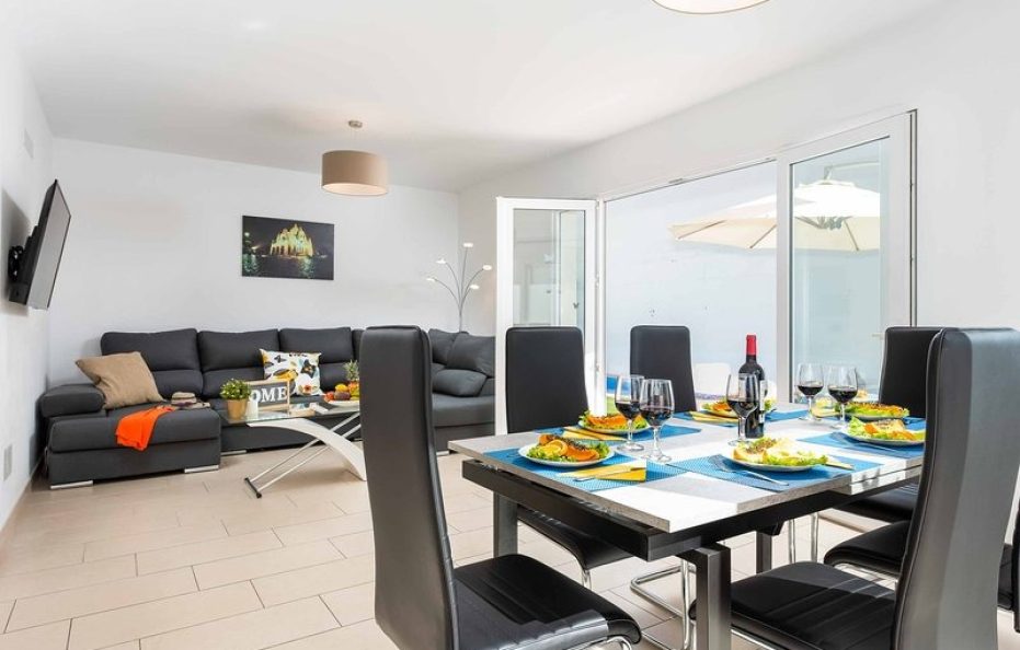 Villa Fastella – Modern 4-Bedroom Oasis in Costa Adeje