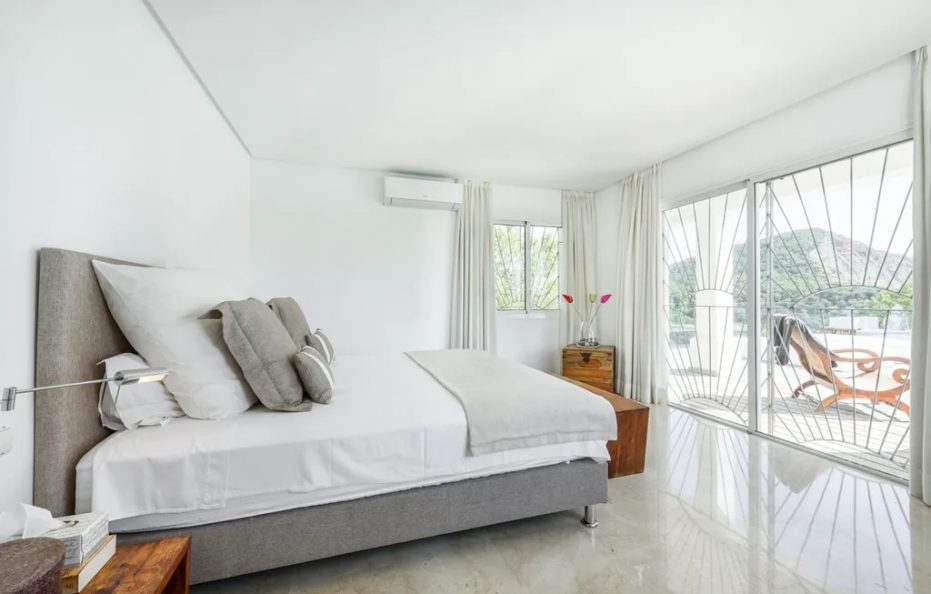 Villa Marlin, Cala Jondal Ibiza – Saltwater Infinity Pool Sea Views