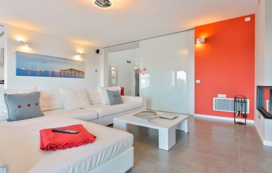 Villa Oasisina, Ibiza – Modern Oasis with Pool and Views