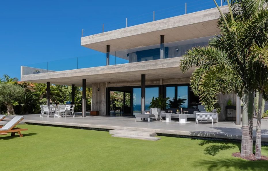 Villa Mar Sereno, Adeje – Heated Infinity Pool and Panoramic Sea Views