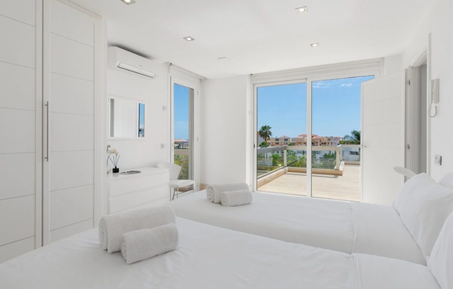 Villa Aura Prive, Costa Adeje – Heated Pool and Luxury Interiors