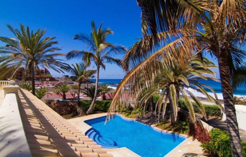 Villa Melania – Luxury Frontline Villa with Ocean Views in Palm Mar