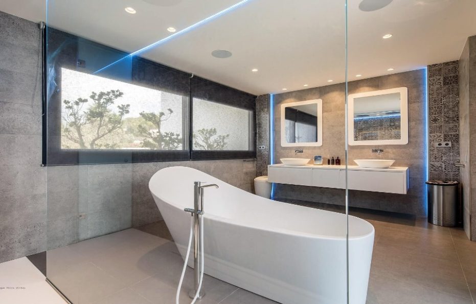 Villa Azul Naciente – 4-Bedroom Retreat near Jesus and Talamanca Beach