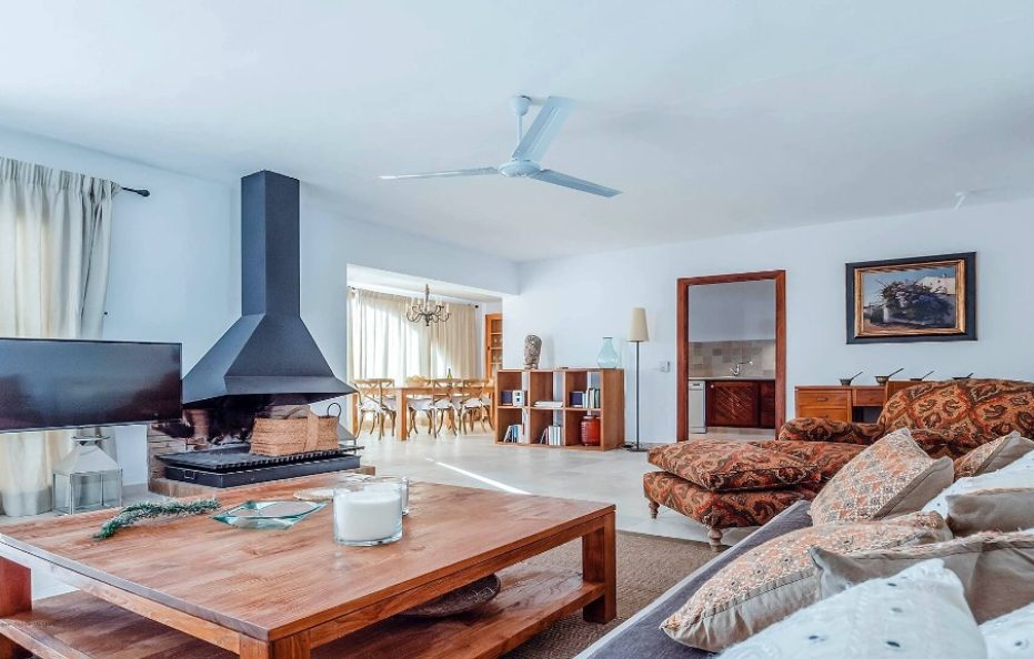 Villa Trinidadia – Luxurious 4 Bedroom with Pool in Can Besso, Ibiza