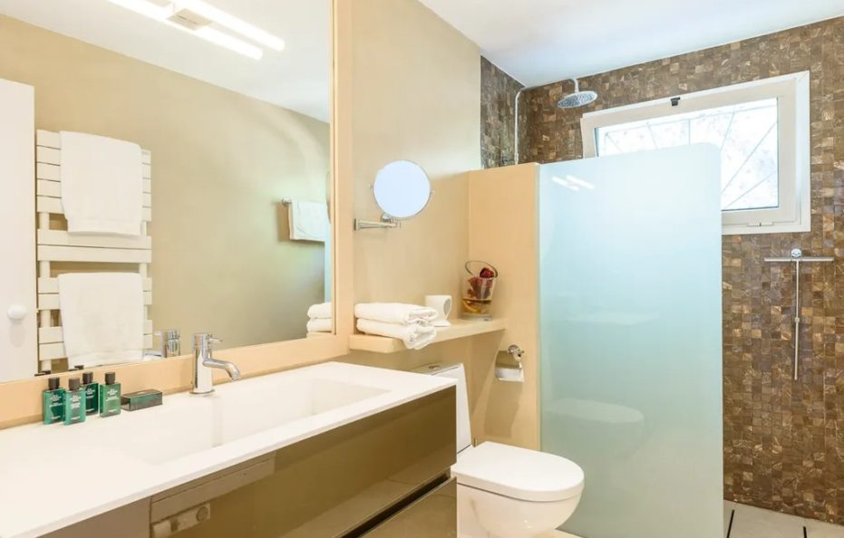 Villa Marlin, Cala Jondal Ibiza – Saltwater Infinity Pool Sea Views