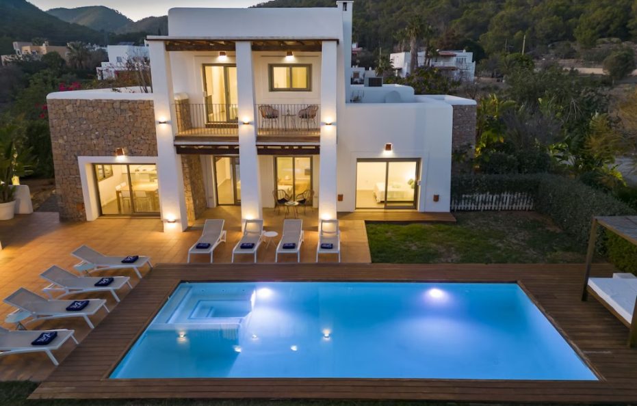 Villa Oasisina, Ibiza – Modern Oasis with Pool and Views