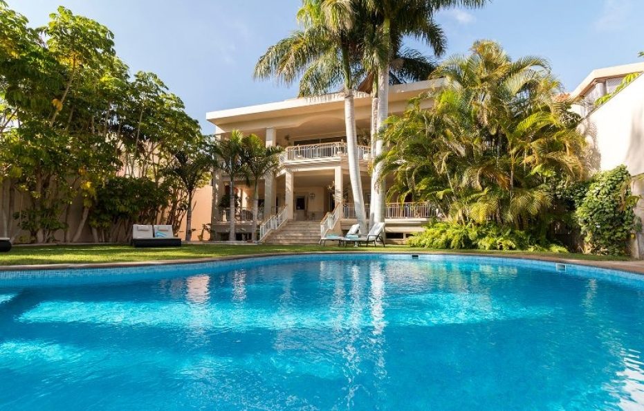 Villa Arcoiriso in Playa de las Americas – Luxury Retreat with Pool