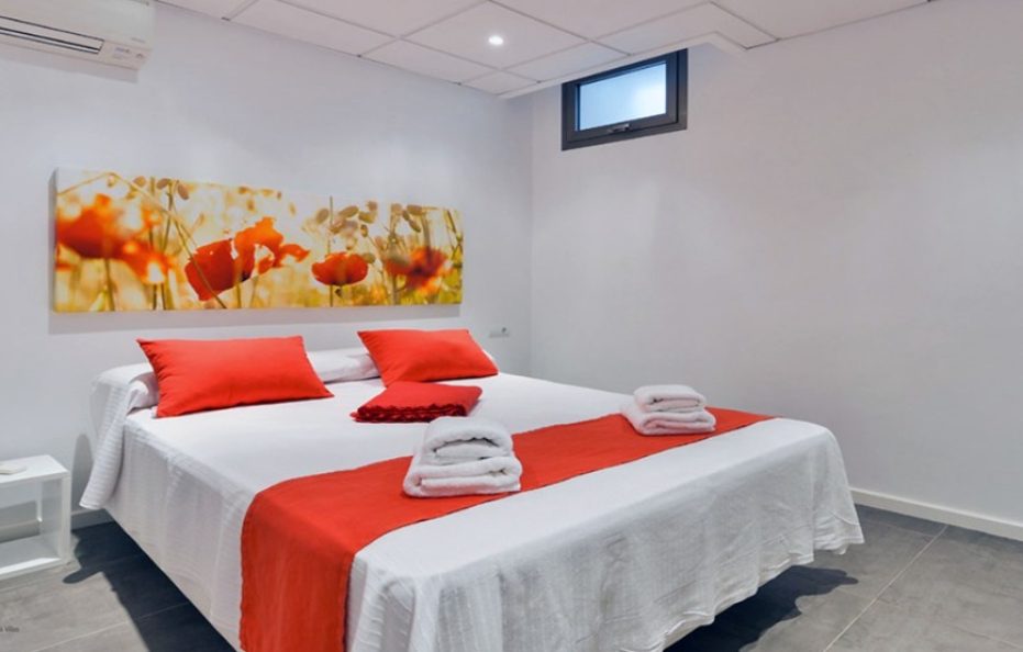 Villa Oasisina, Ibiza – Modern Oasis with Pool and Views