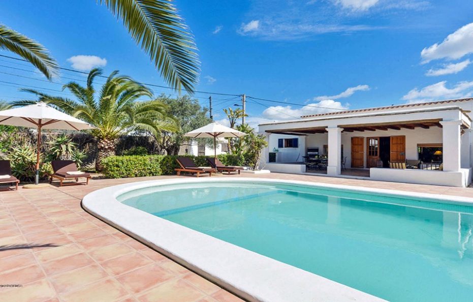 Villa Azulon – Luxury Retreat 400m from Playa den Bossa, Ibiza