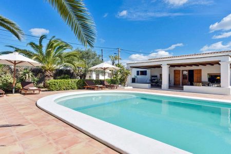 Villa Azulon – Luxury Retreat 400m from Playa den Bossa, Ibiza