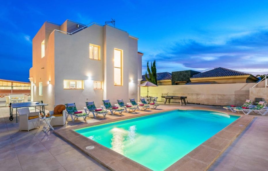 Villa Sol Alegria in Costa Adeje with Heated Pool and Roof Terrace