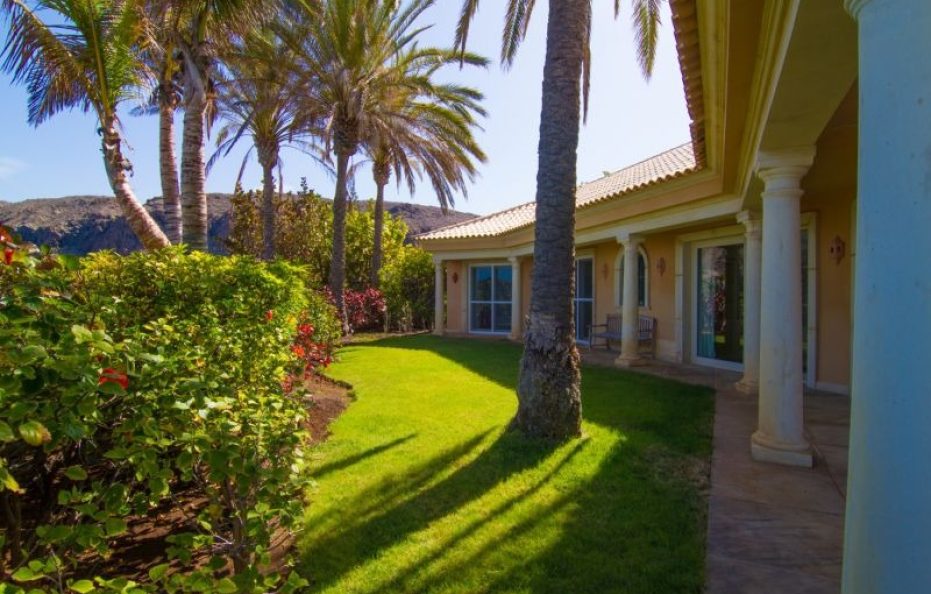 Villa Melania – Luxury Frontline Villa with Ocean Views in Palm Mar