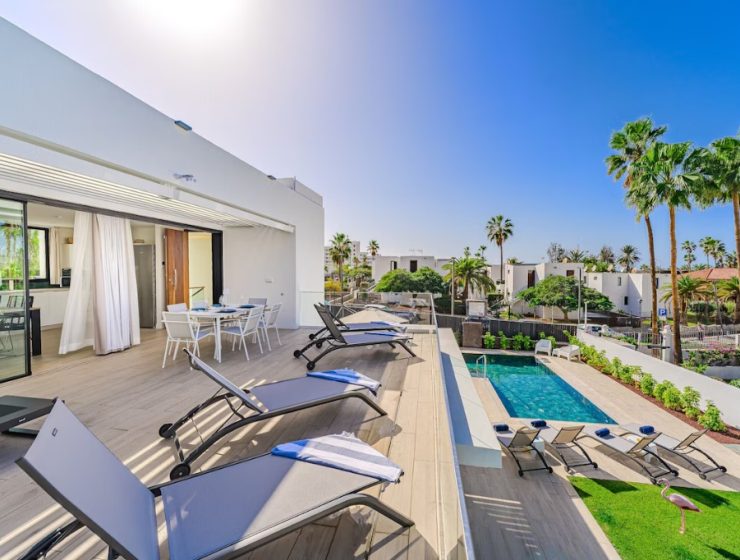 Villa Solaris, Playa de las Americas – Heated Pool and Sea View