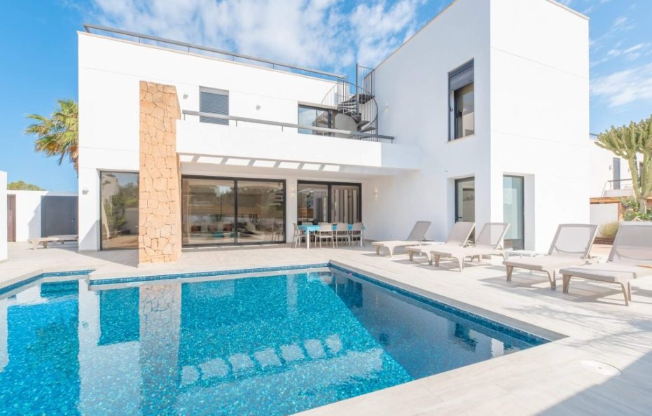 Casa Mar Serena, San Antonio Bay – Modern Pool Villa Near the Sea