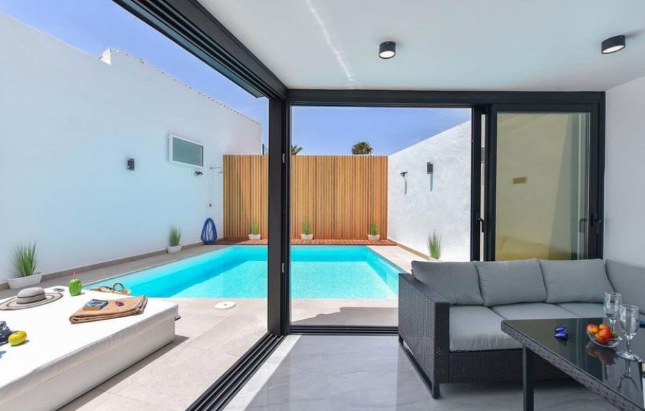 Villa Tanita, Playa del Ingles – Heated Pool and Prime Location