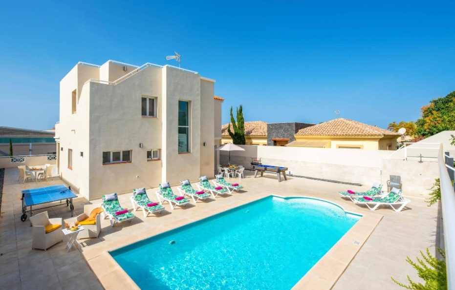 Villa Sol Alegria in Costa Adeje with Heated Pool and Roof Terrace